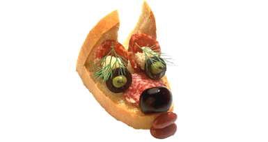 :  «»