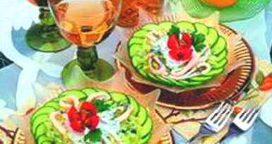 Рецепт: Салат пикантный с кольцами кальмаров
